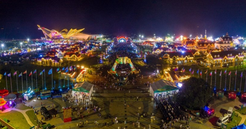 啤酒節(jié)開幕一周接待游客203.6萬人次，消費啤酒859噸